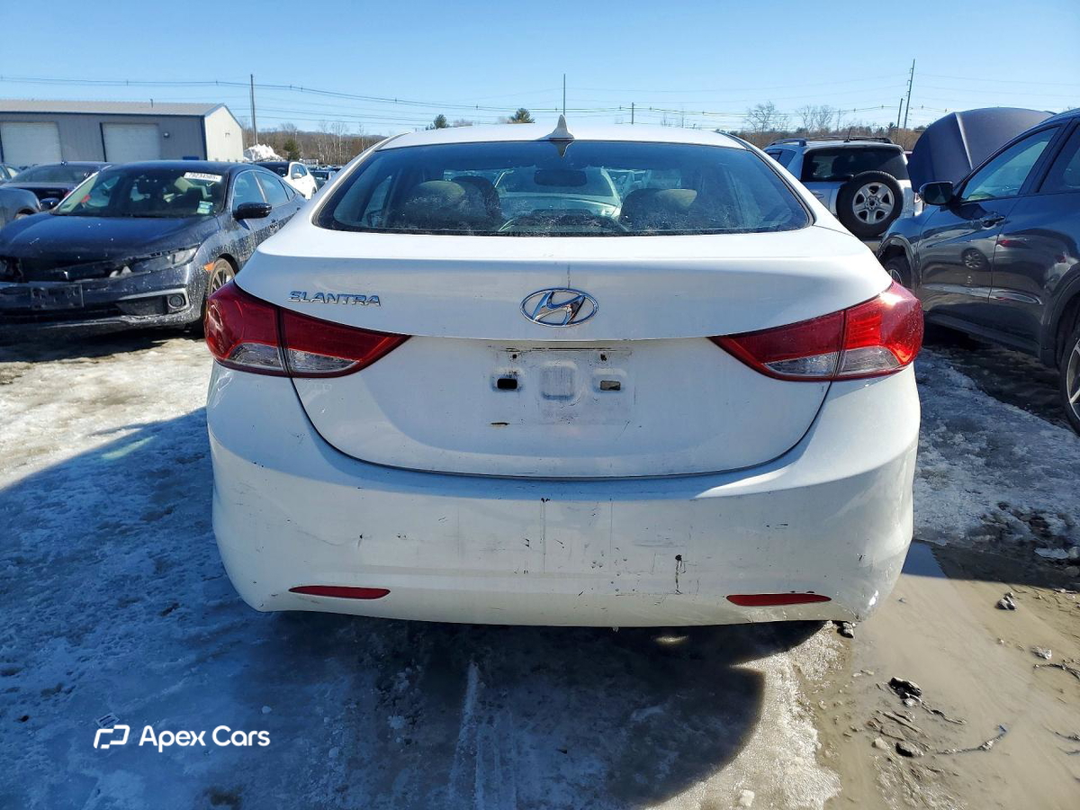 Hyundai Elantra 2013