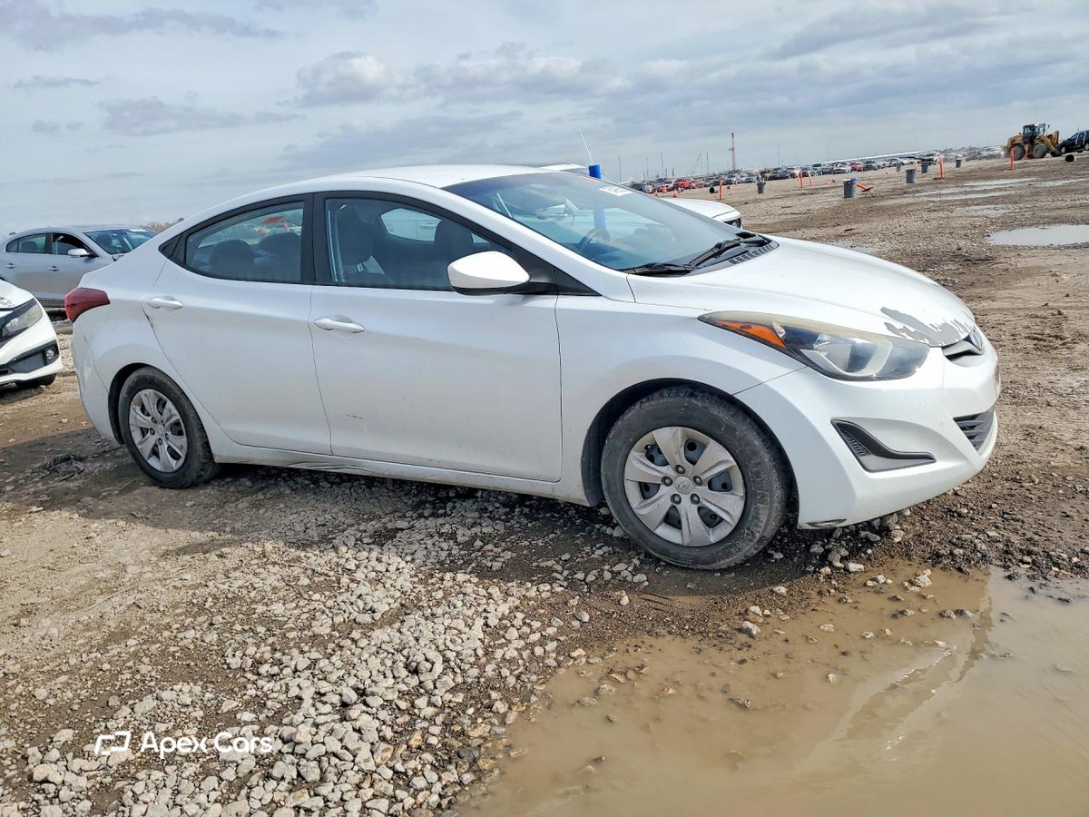 Hyundai Elantra 2016