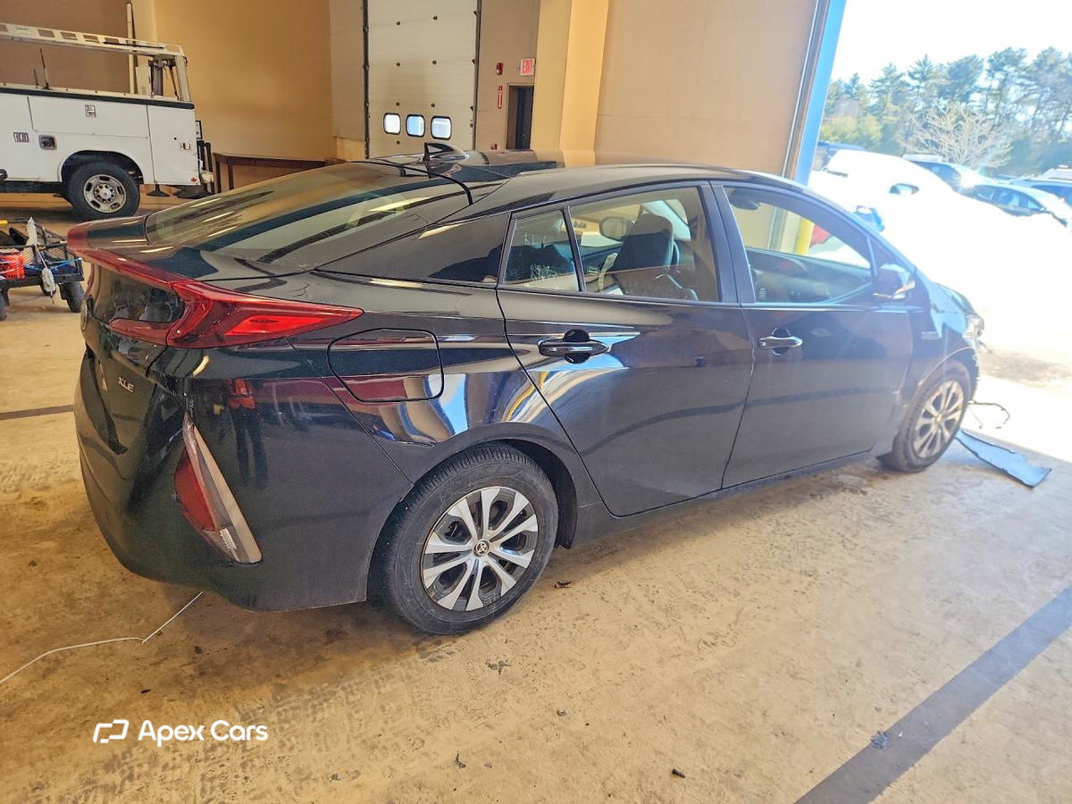 Toyota Prius 2021