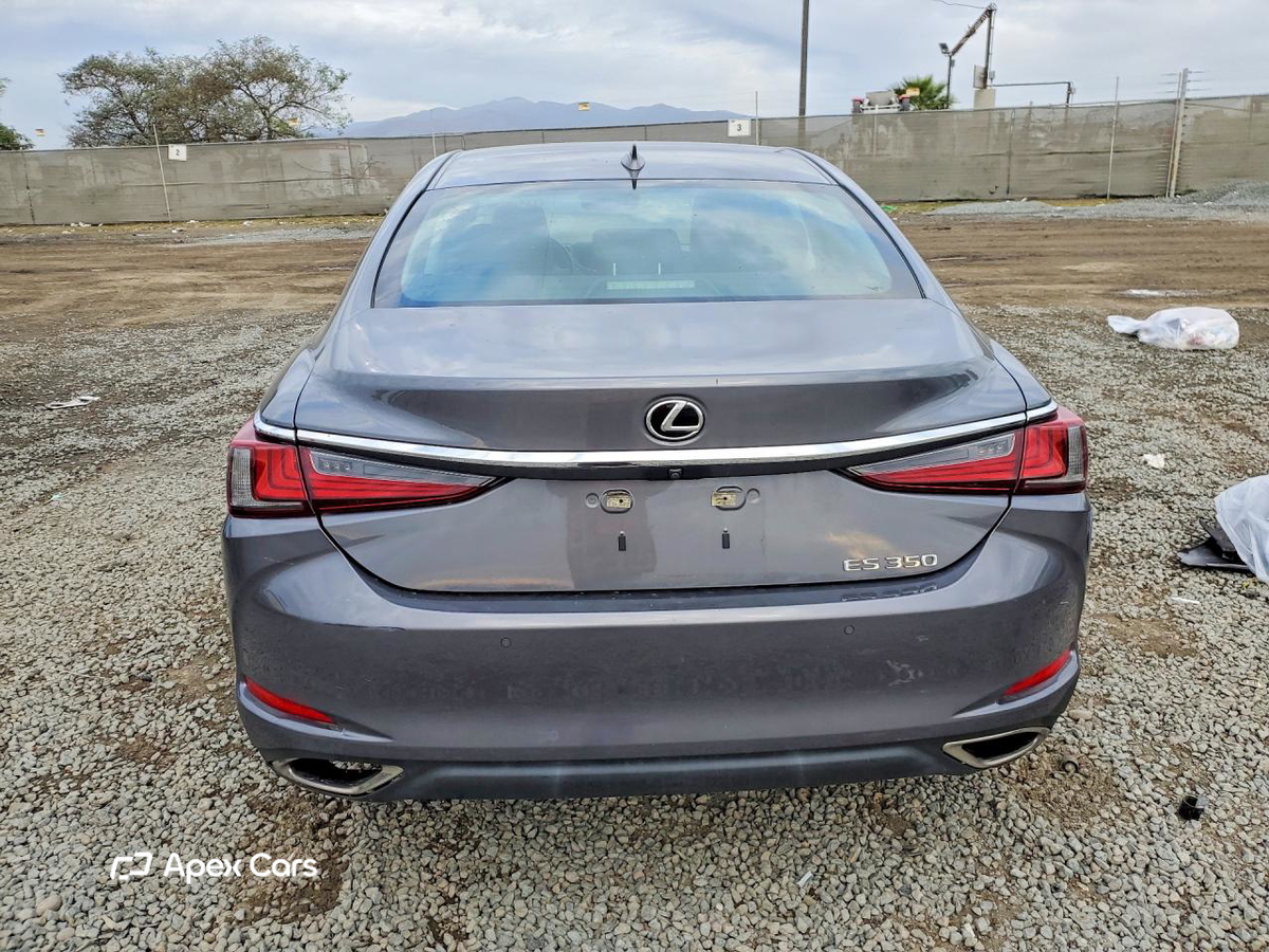 Lexus ES 2019