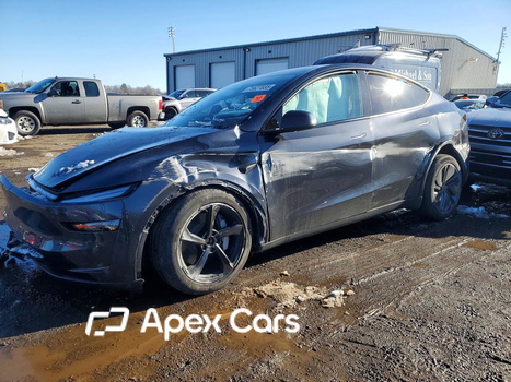 Tesla Model Y 2026 - Image 1 of 5