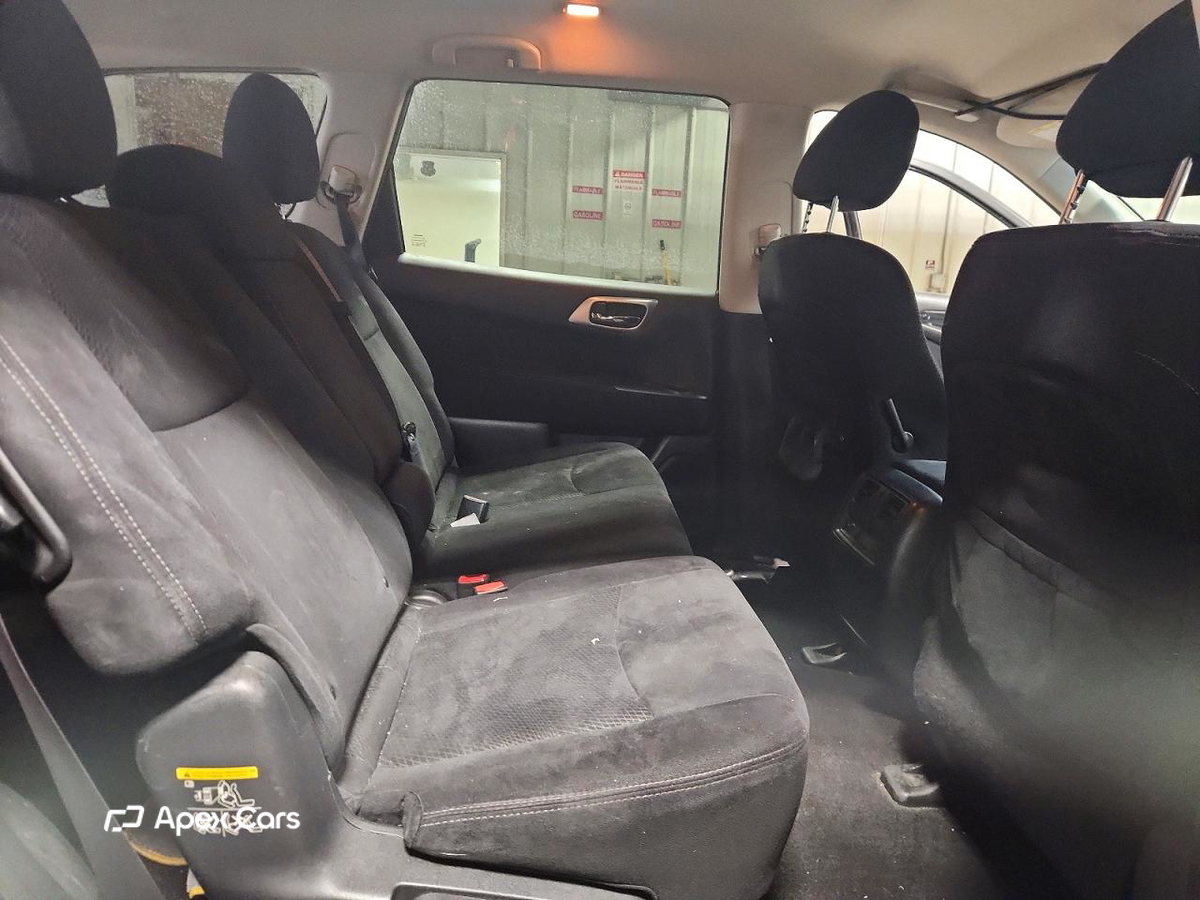 Nissan Pathfinder 2013