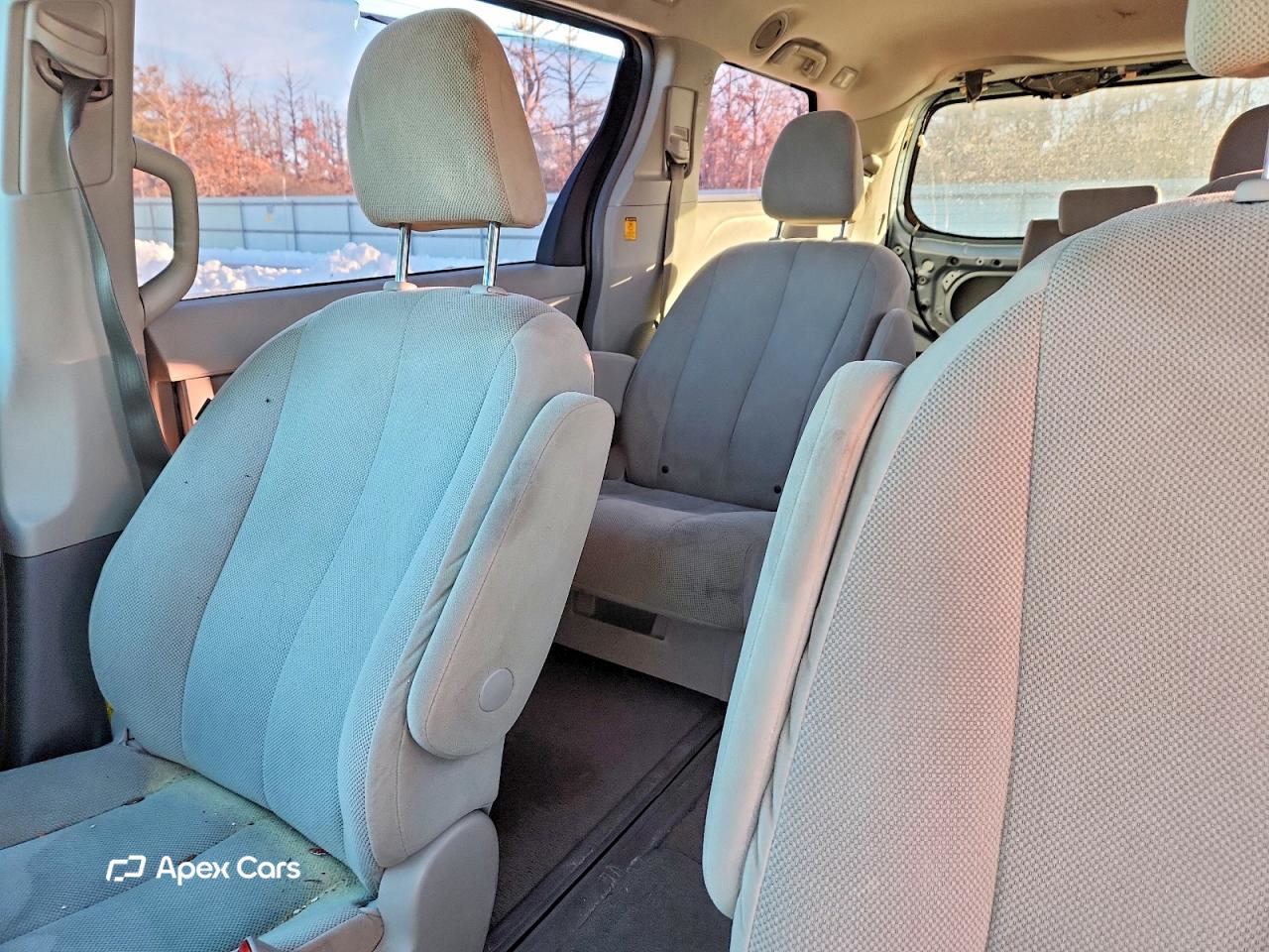 Toyota Sienna 2011