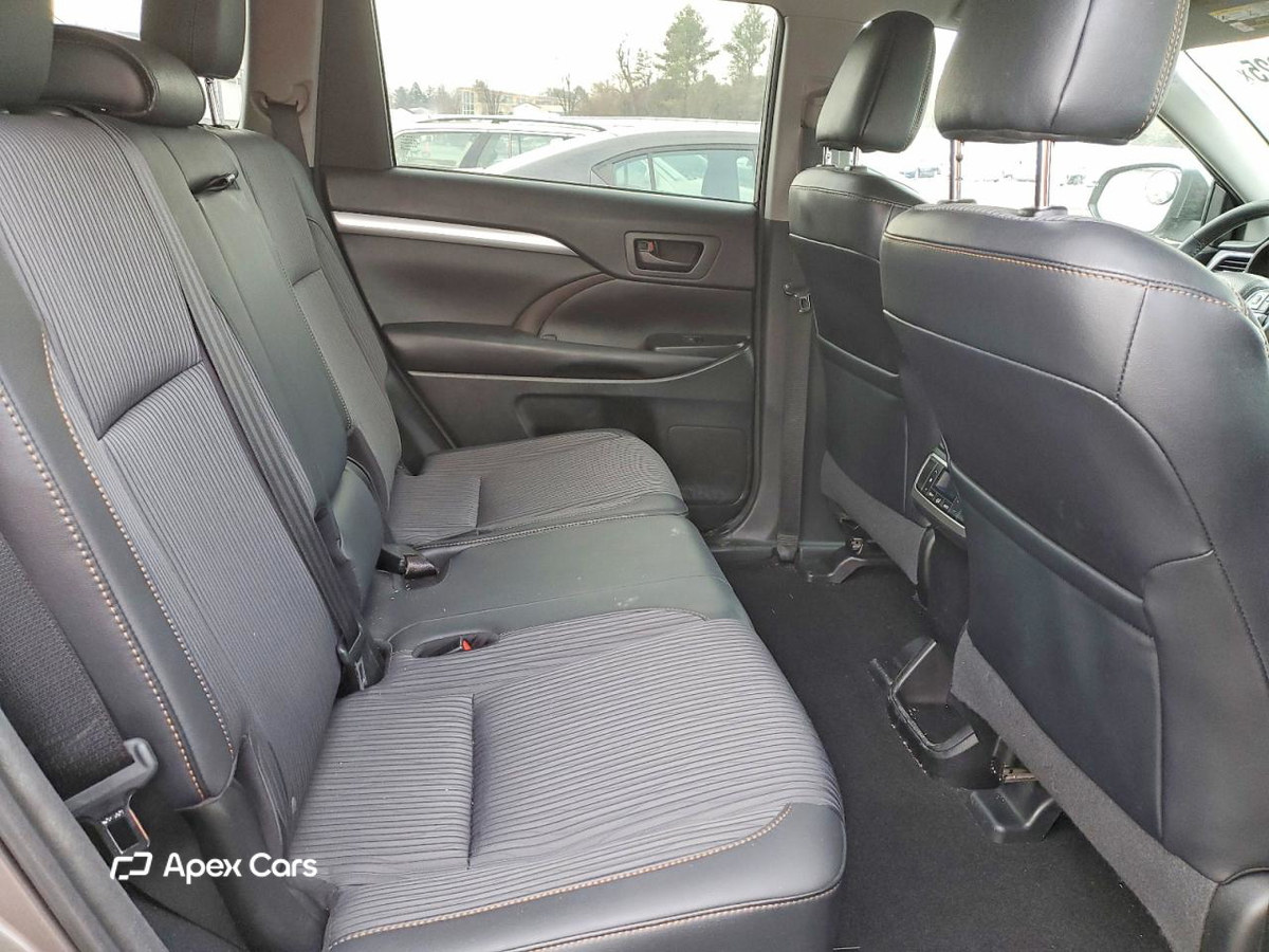Toyota Highlander 2016