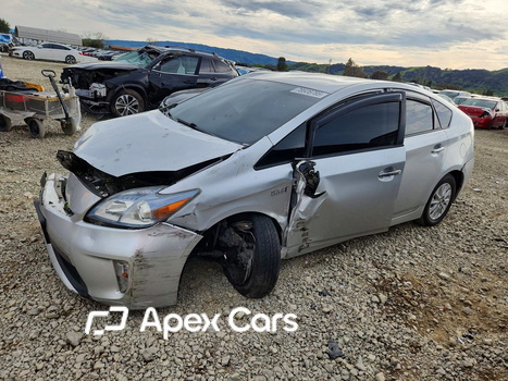 Toyota Prius 2015 - Image 1 of 5