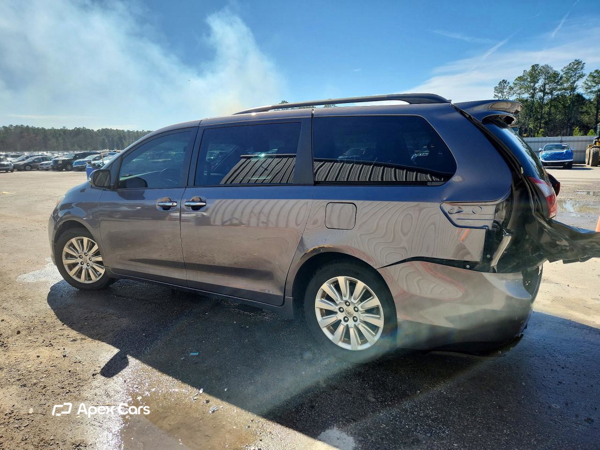 Toyota Sienna 2015