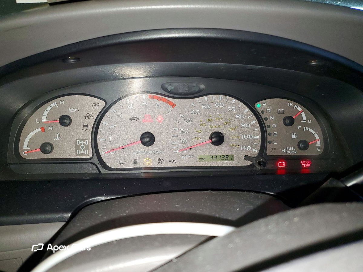 Toyota Sequoia 2004