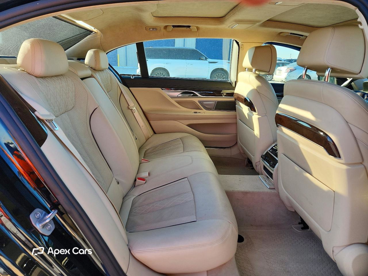 BMW Series 7 2016