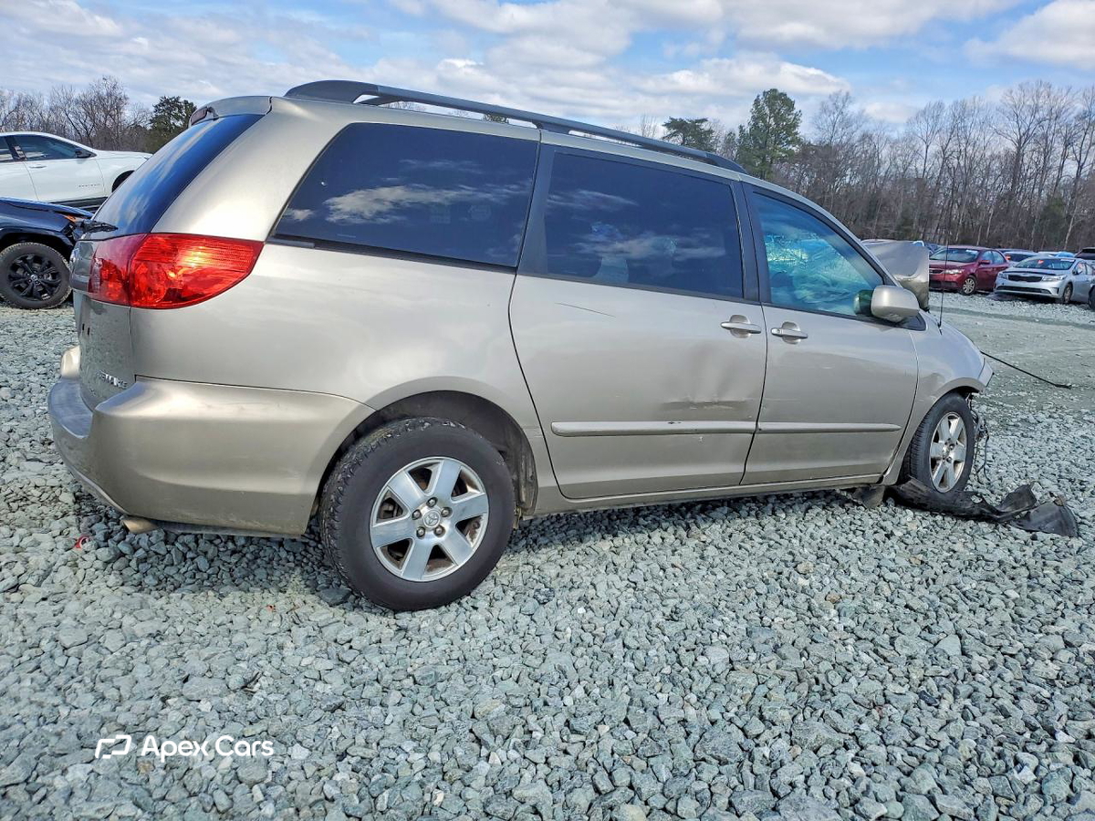 Toyota Sienna 2010