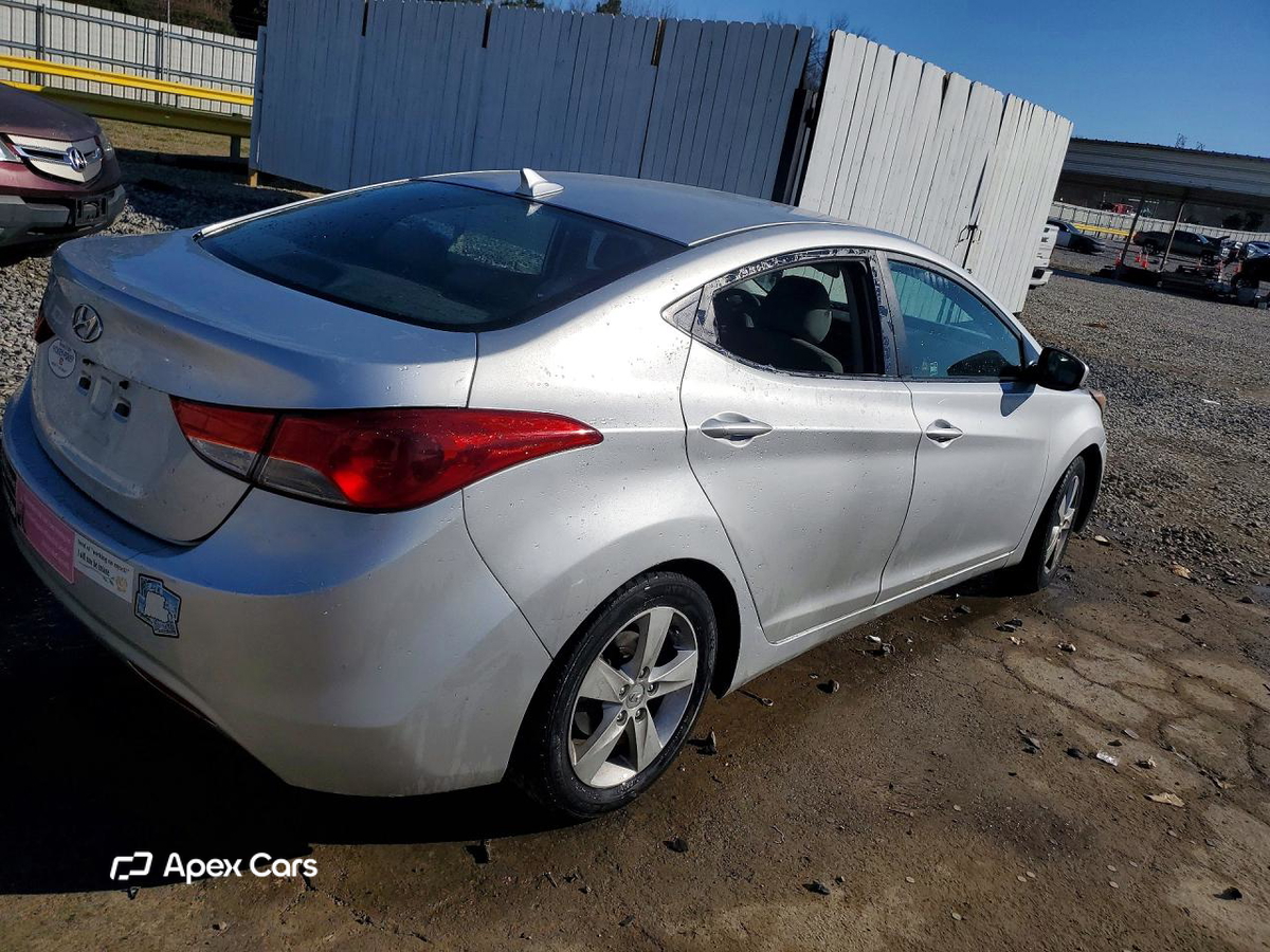 Hyundai Elantra 2013