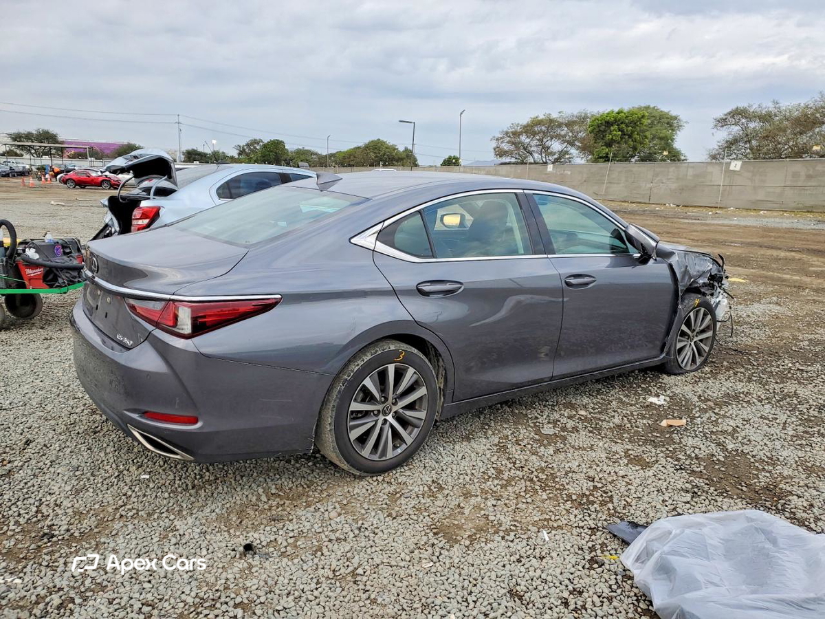 Lexus ES 2019