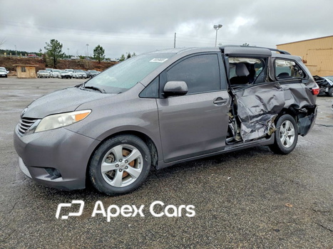 Toyota Sienna 2017 - Image 1 of 13