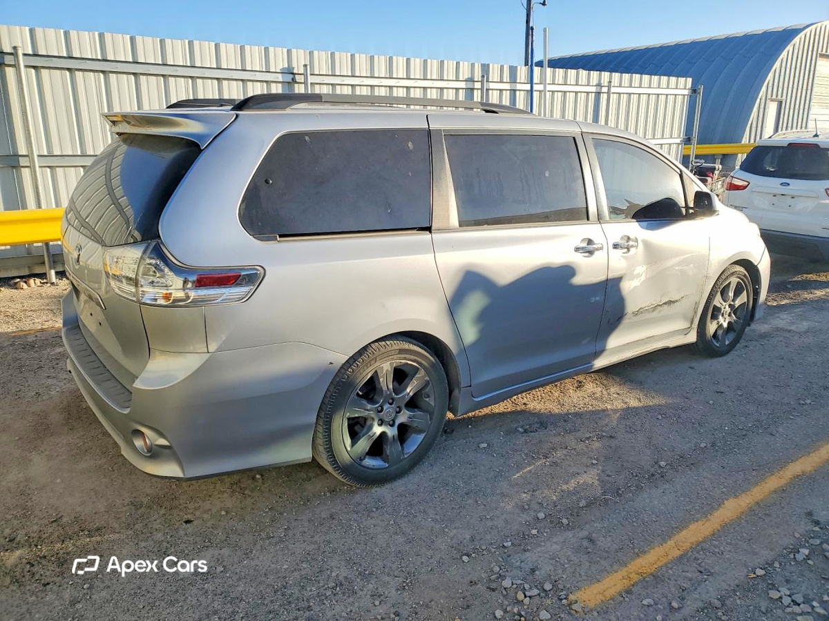 Toyota Sienna 2015
