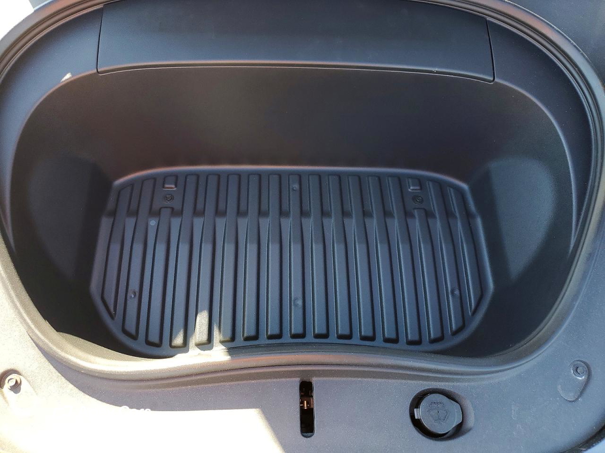 Tesla Model 3 2024