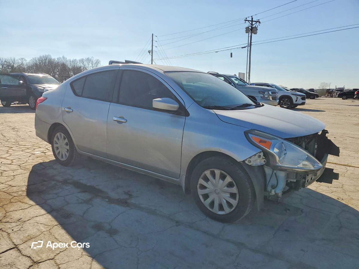 Nissan Versa 2016