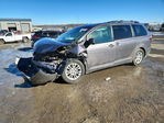 Toyota Sienna 2016