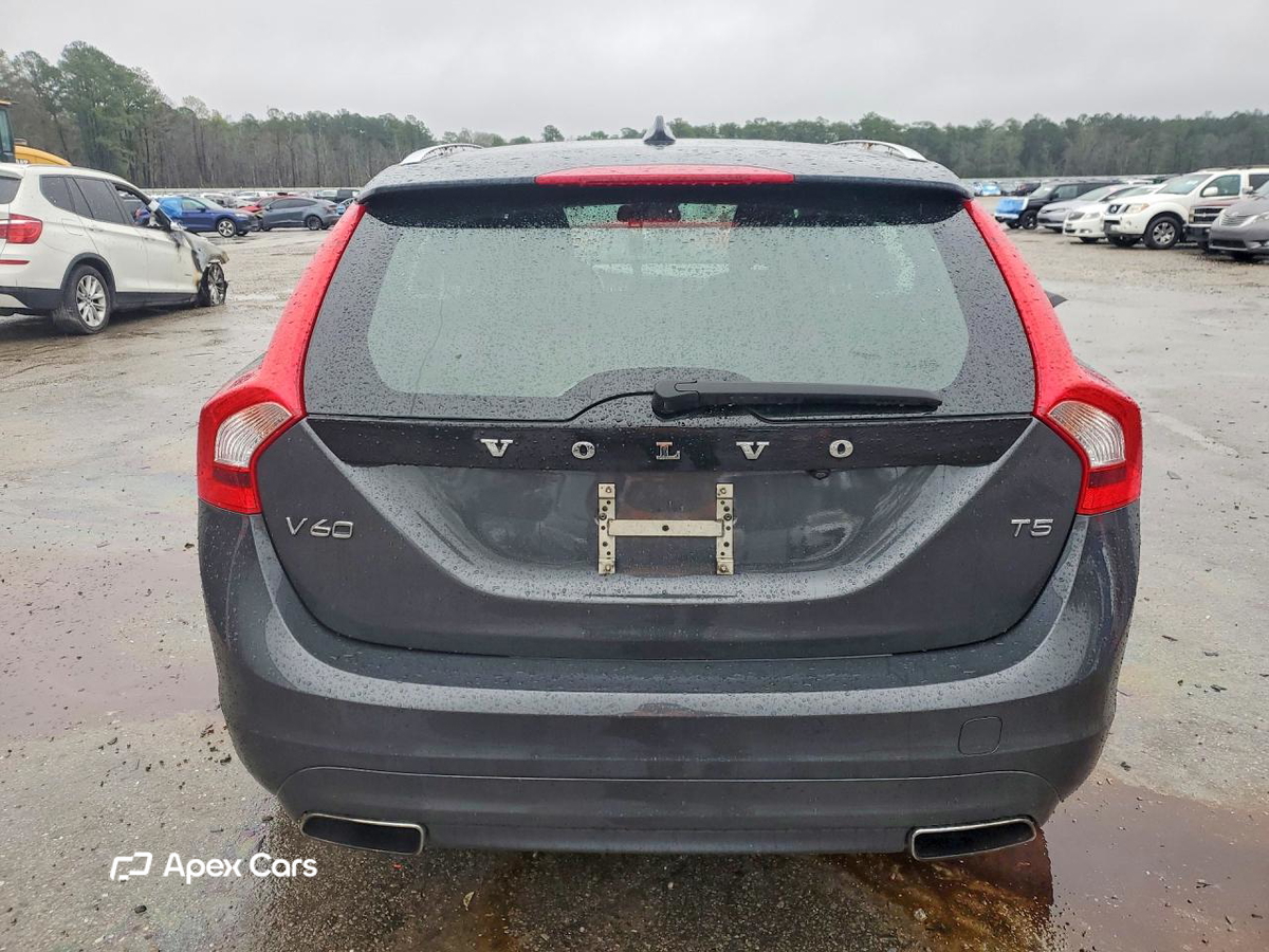 Volvo V60 2015