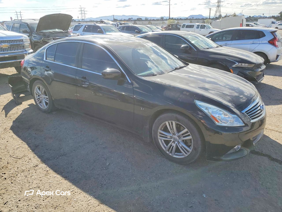 Infiniti Q40 2015