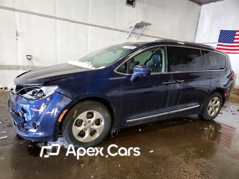 Chrysler Pacifica 2017 - Image 1 of 13