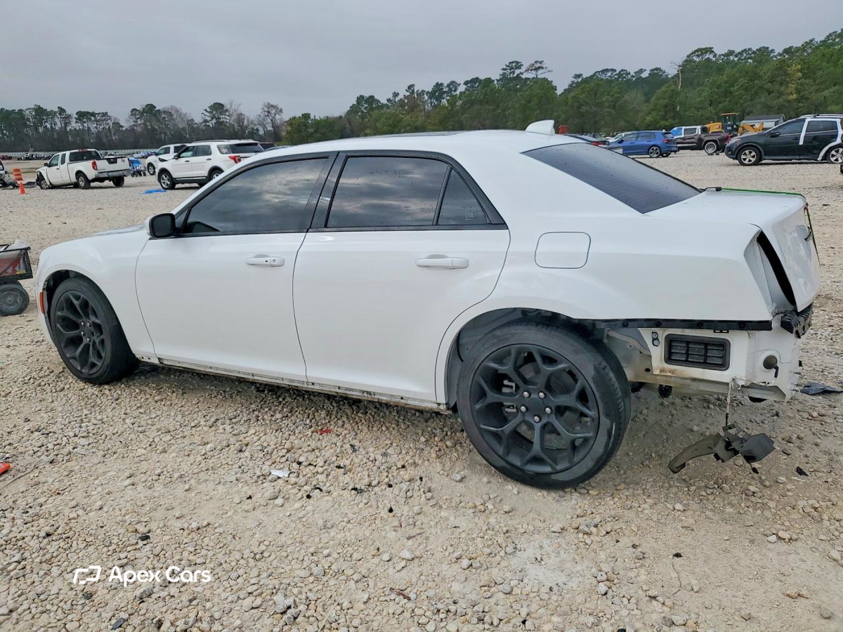 Chrysler 300 2021