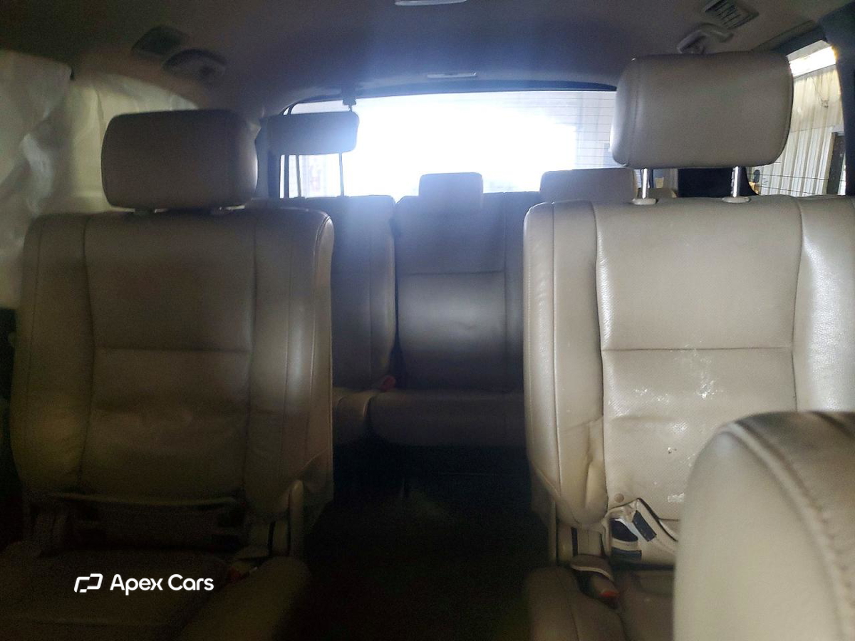 Toyota Sequoia 2010