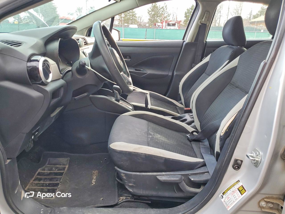 Nissan Versa 2021