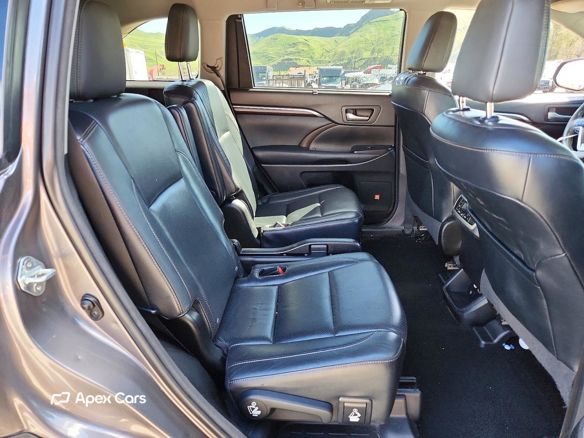 Toyota Highlander 2015
