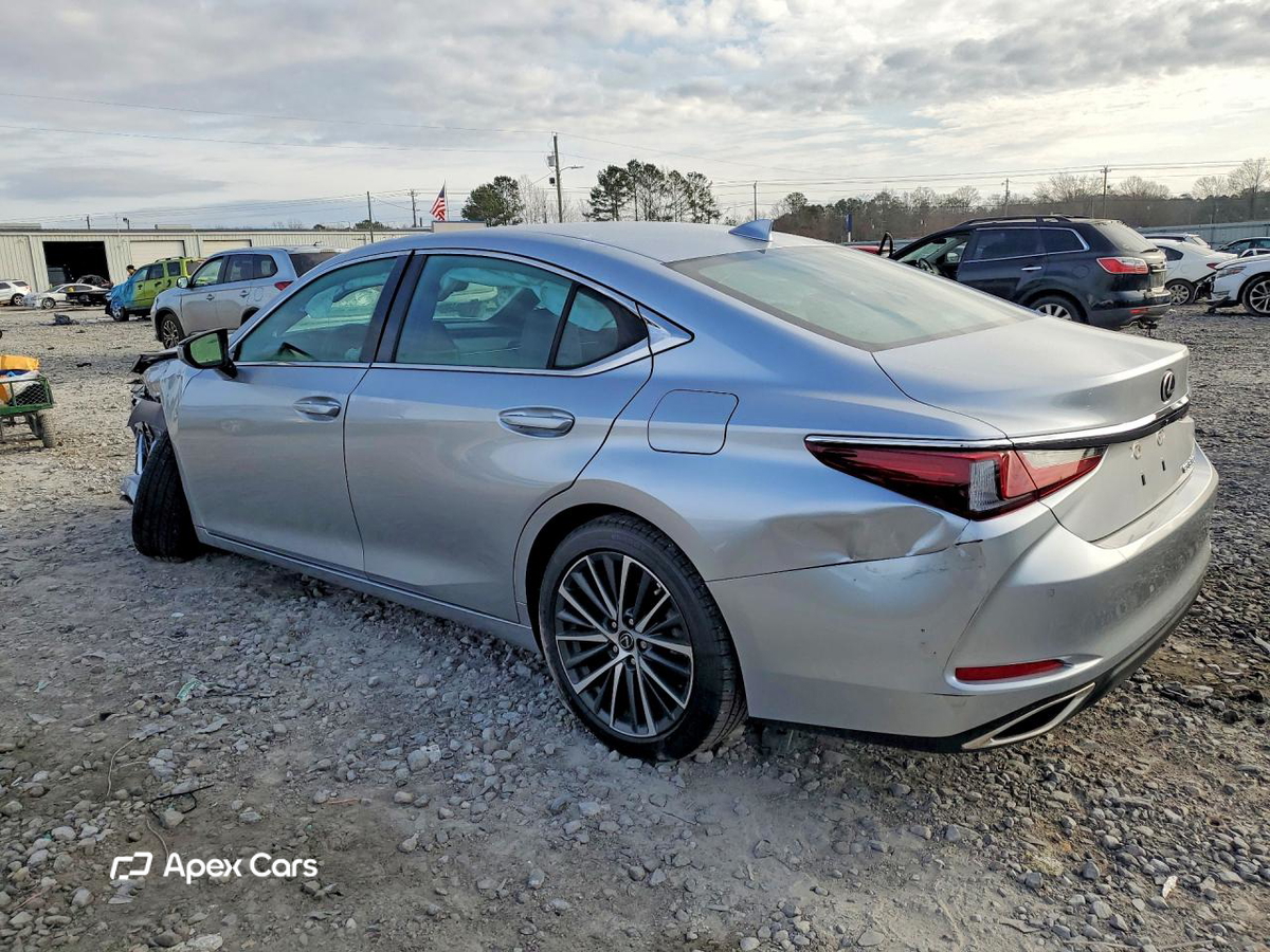 Lexus ES 2025