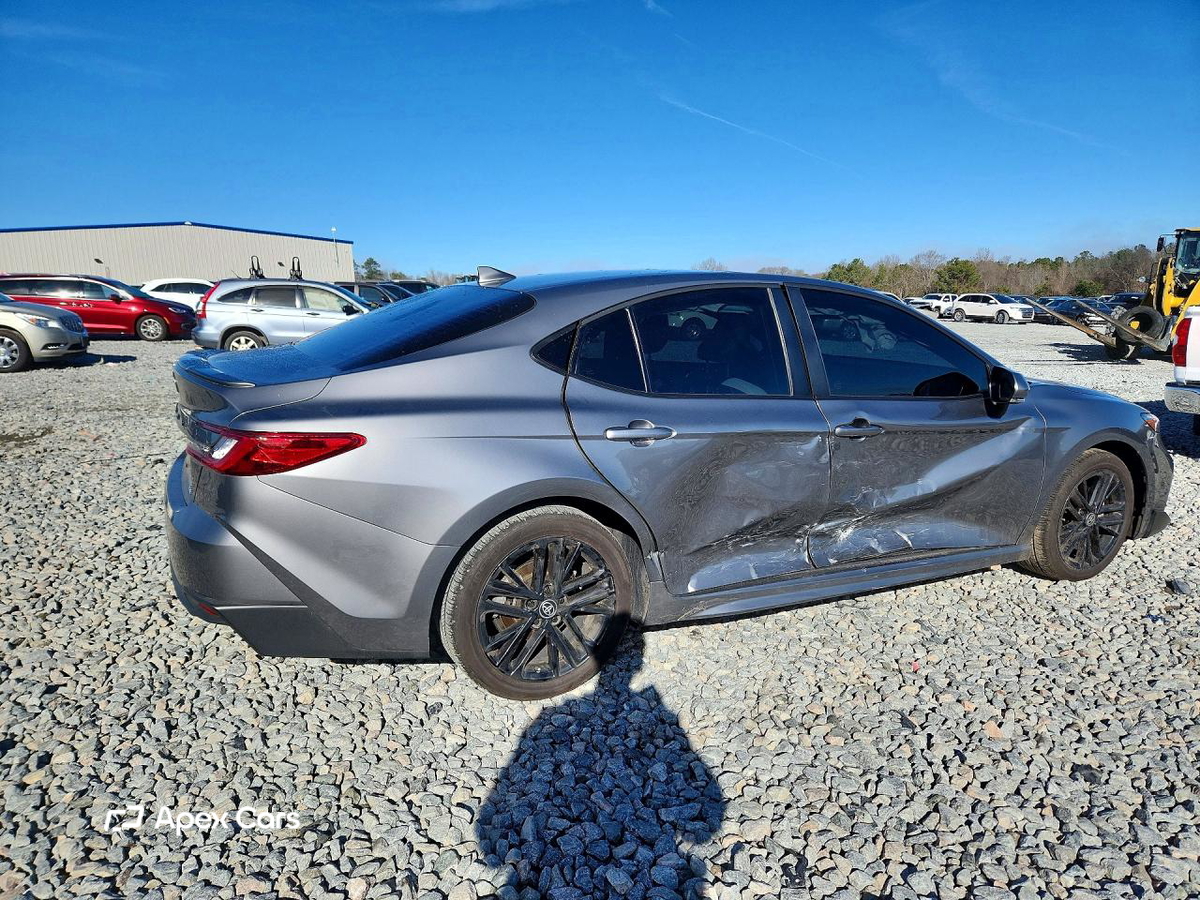 Toyota Camry 2025