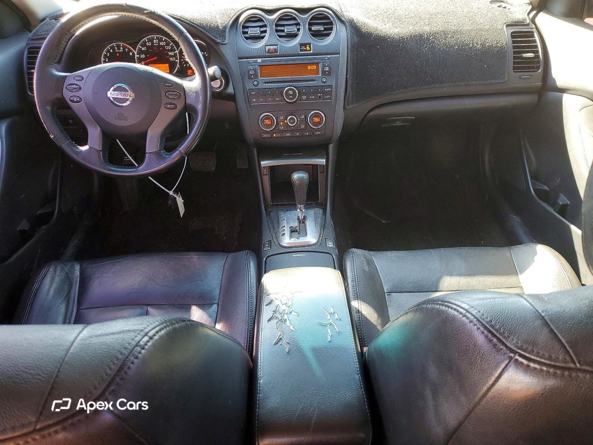 Nissan Altima 2010