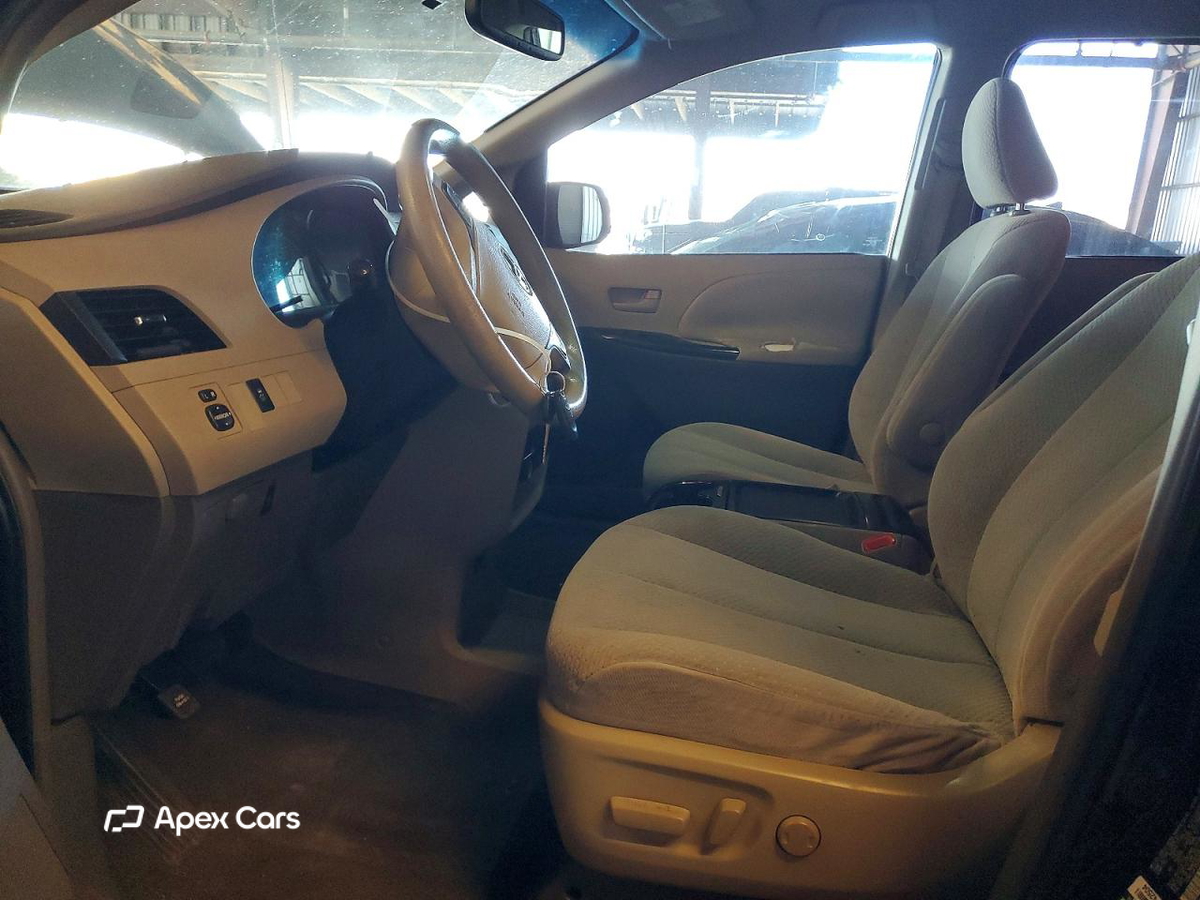 Toyota Sienna 2011