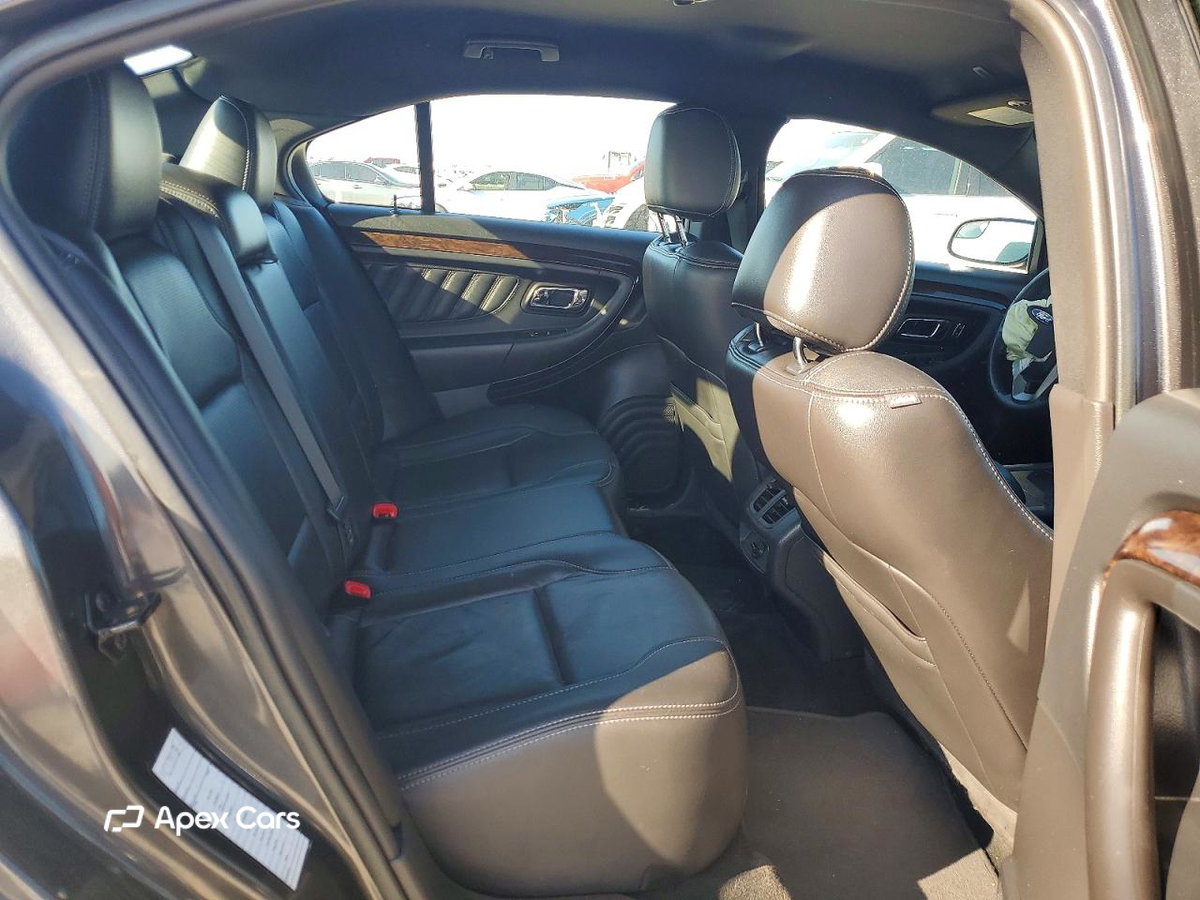 Ford Taurus 2016