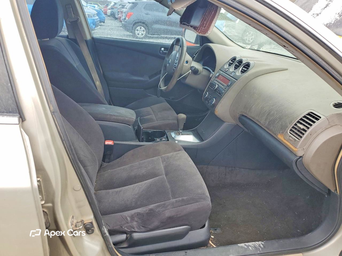 Nissan Altima 2010