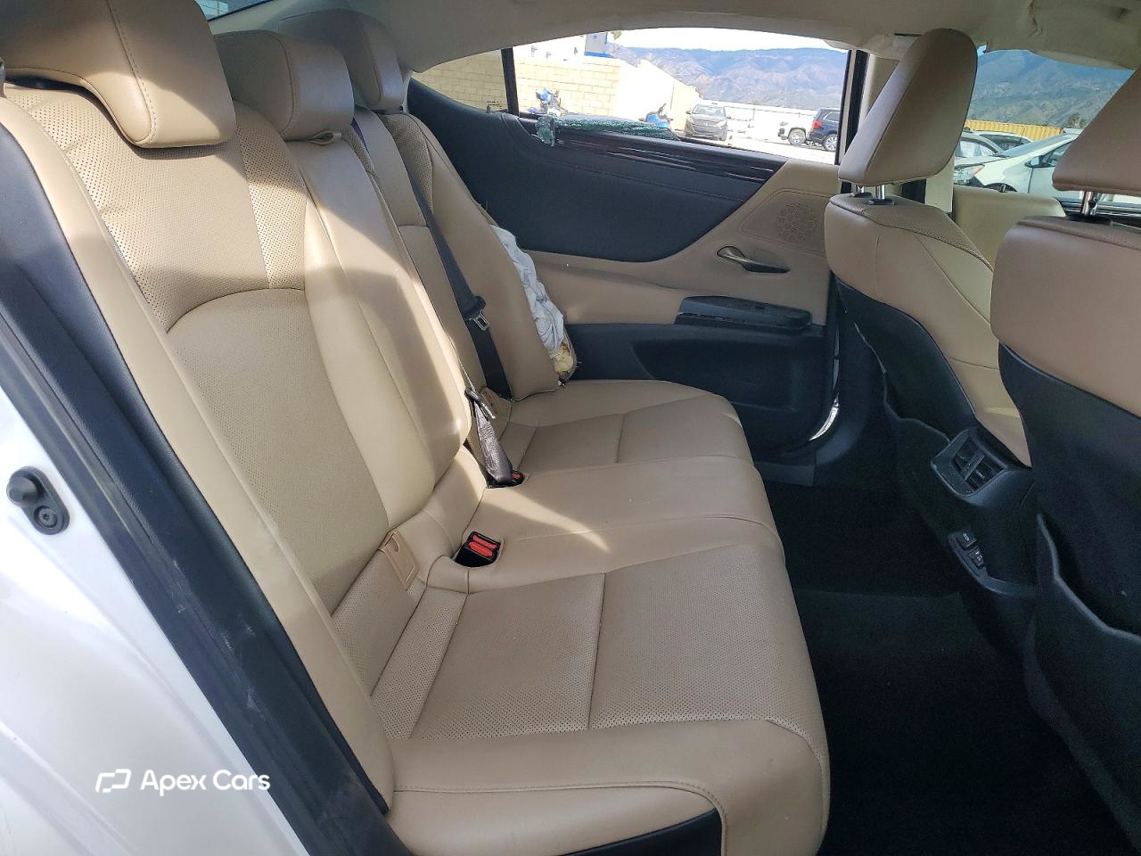 Lexus ES 2020