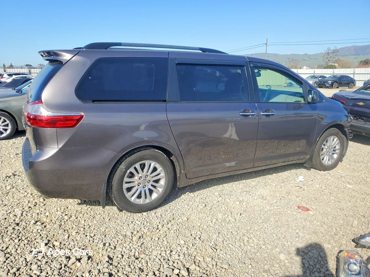 Toyota Sienna 2015
