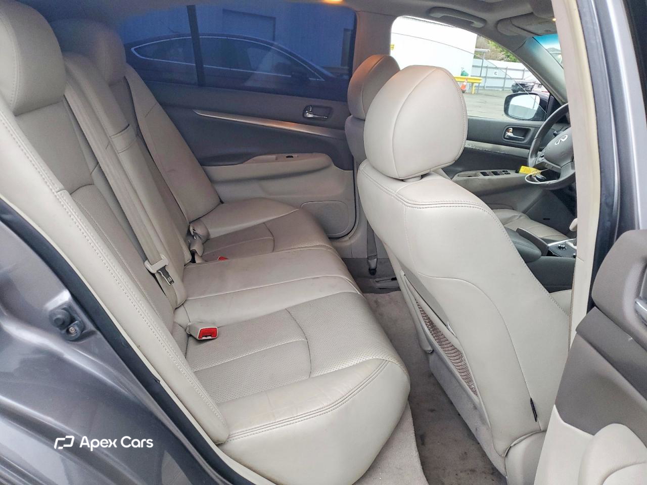 Infiniti G 2011