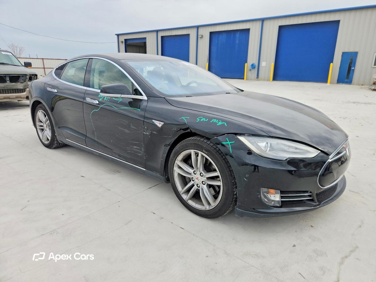 Tesla Model S 2015