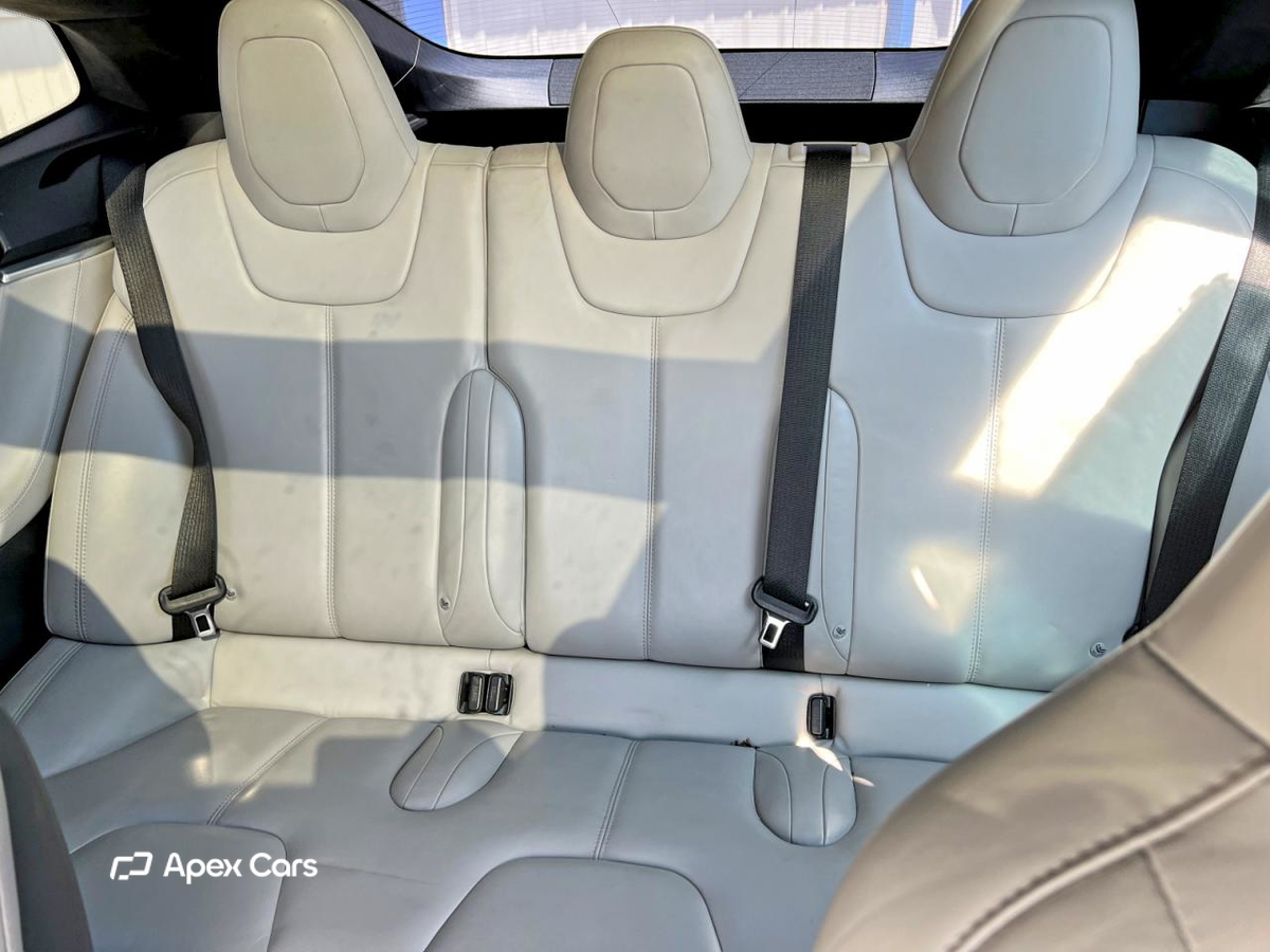 Tesla Model S 2016
