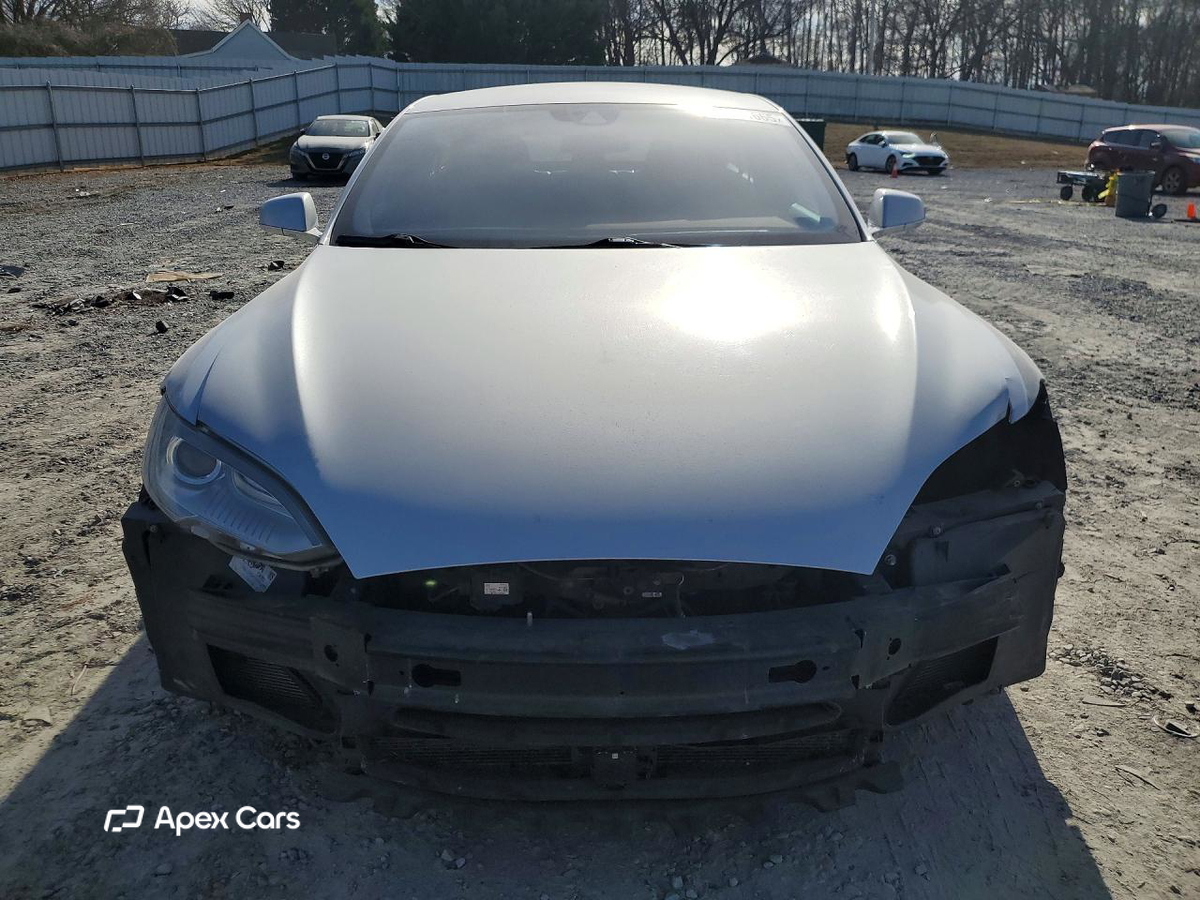 Tesla Model S 2015