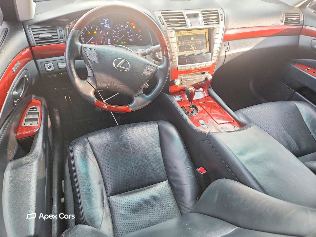 Lexus LS 2011