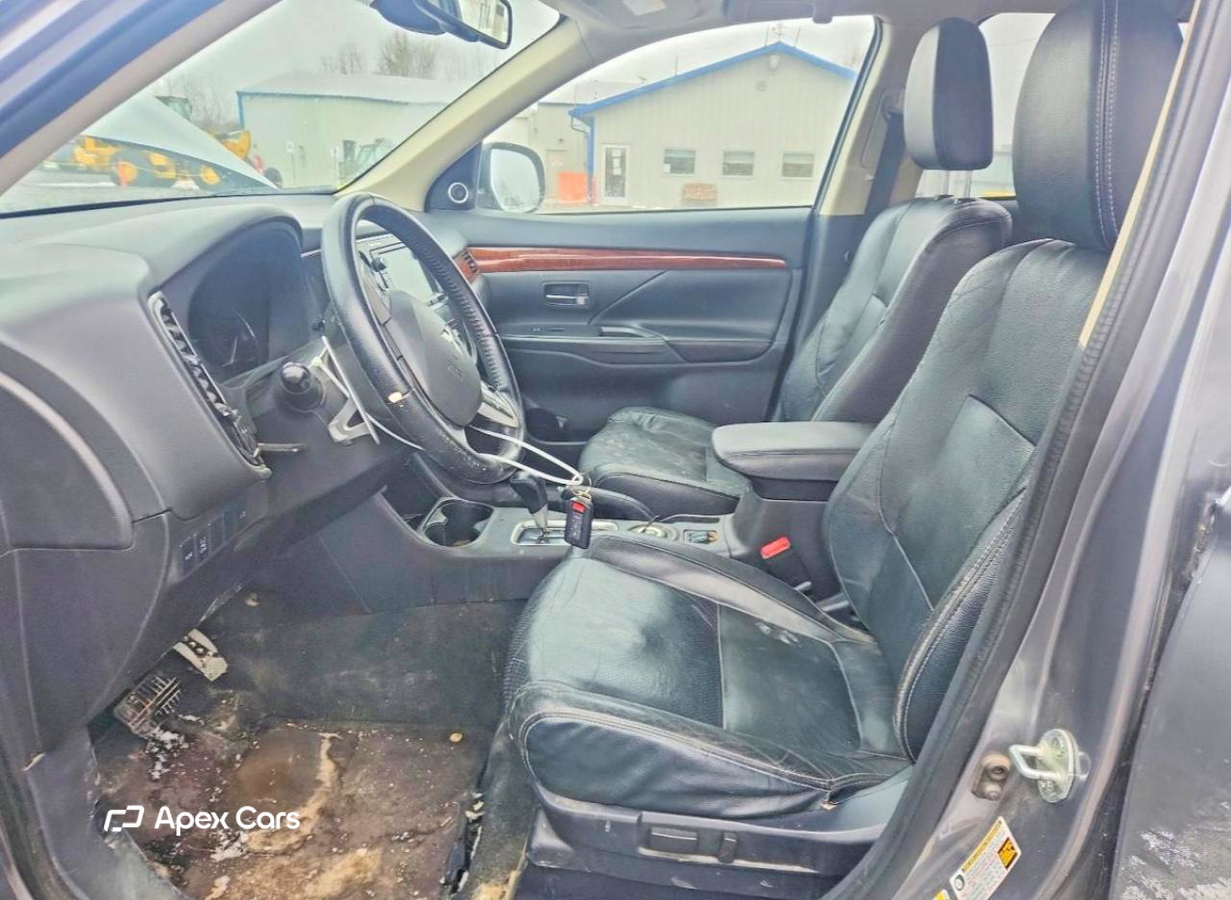 Mitsubishi Outlander 2015