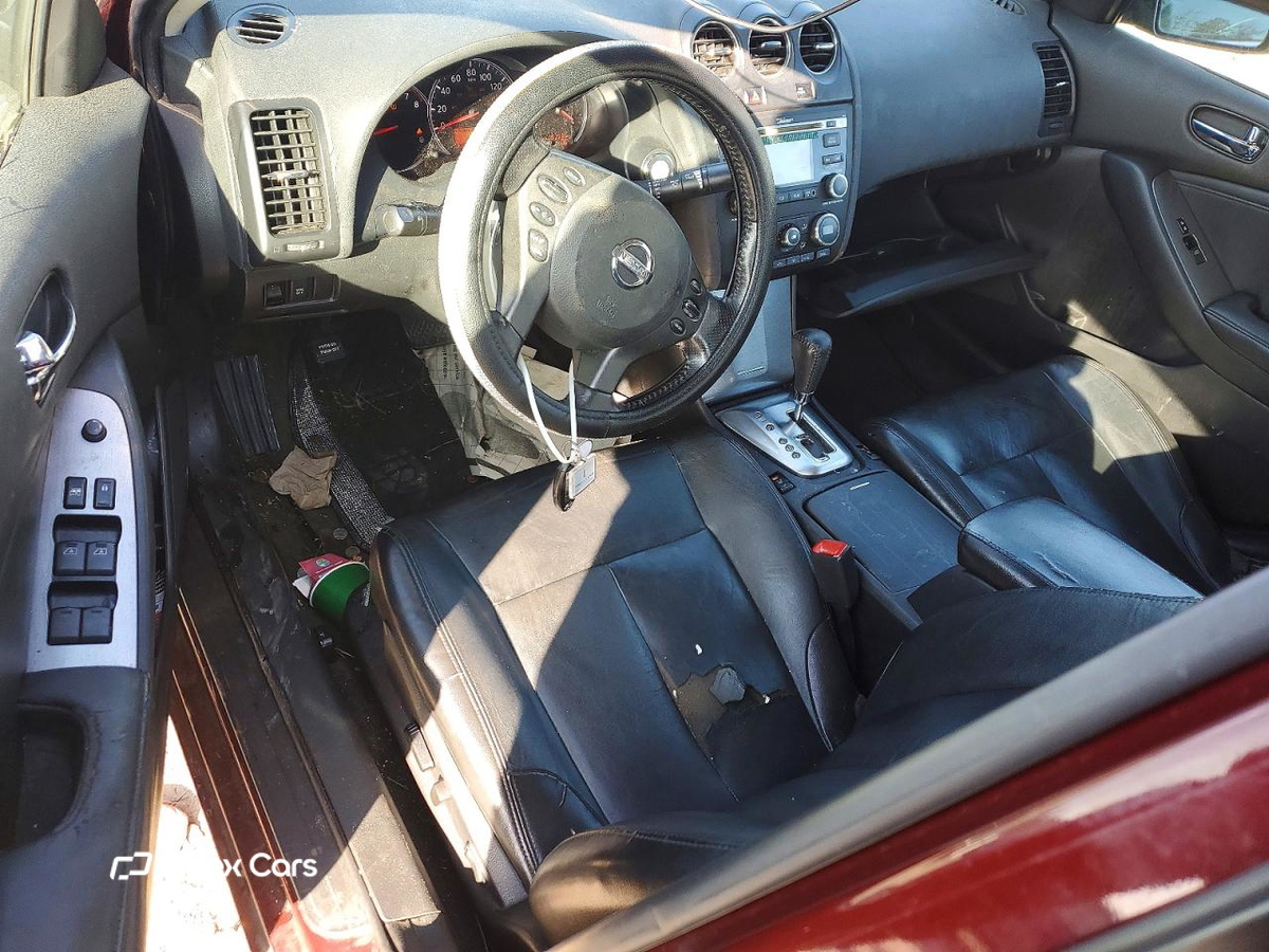 Nissan Altima 2010