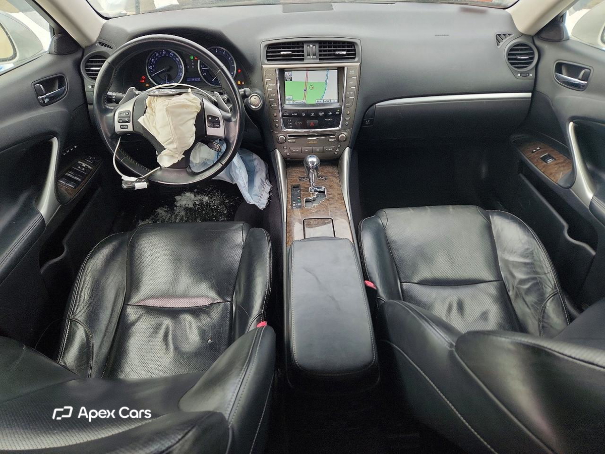 Lexus IS 2012
