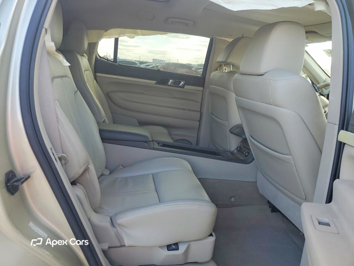 Lincoln MKT 2010