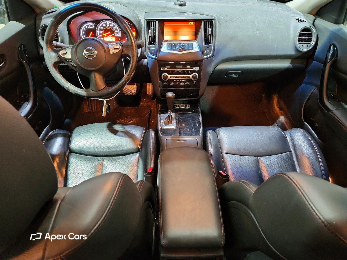 Nissan Maxima 2010