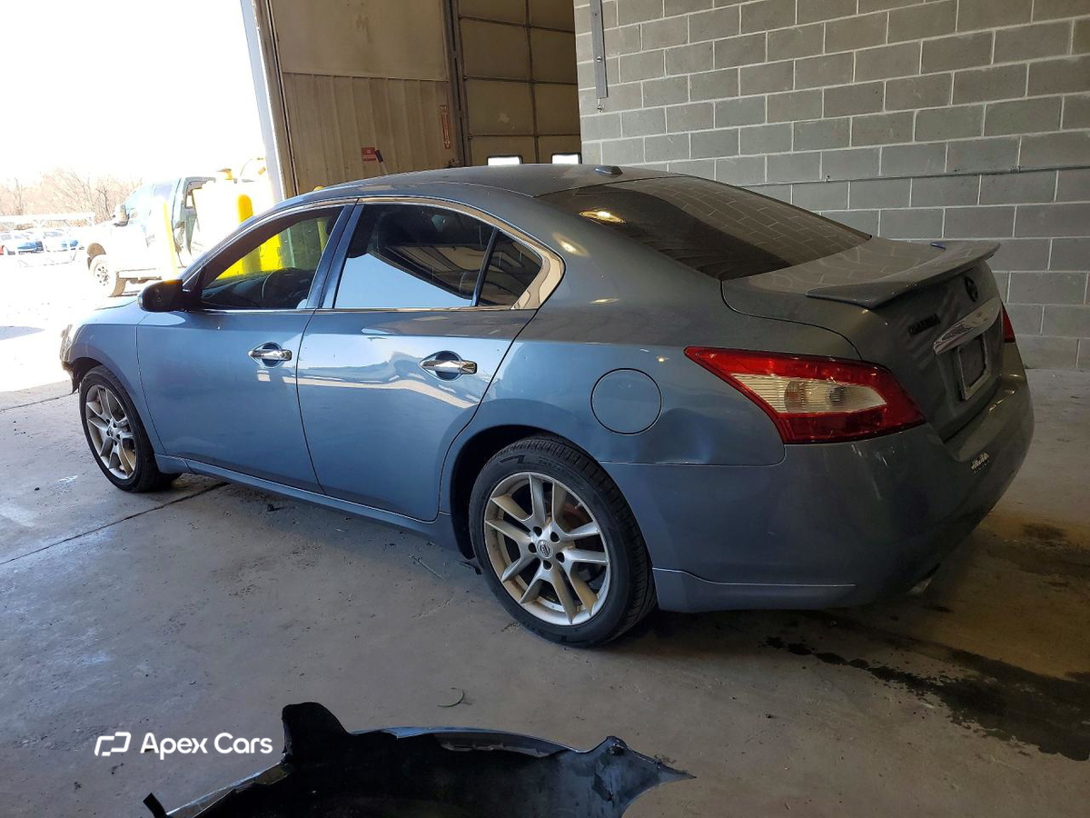 Nissan Maxima 2010
