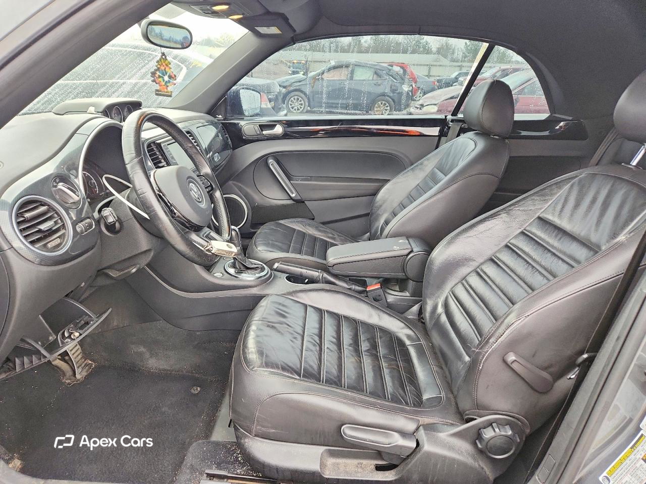 Volkswagen Beetle 2013