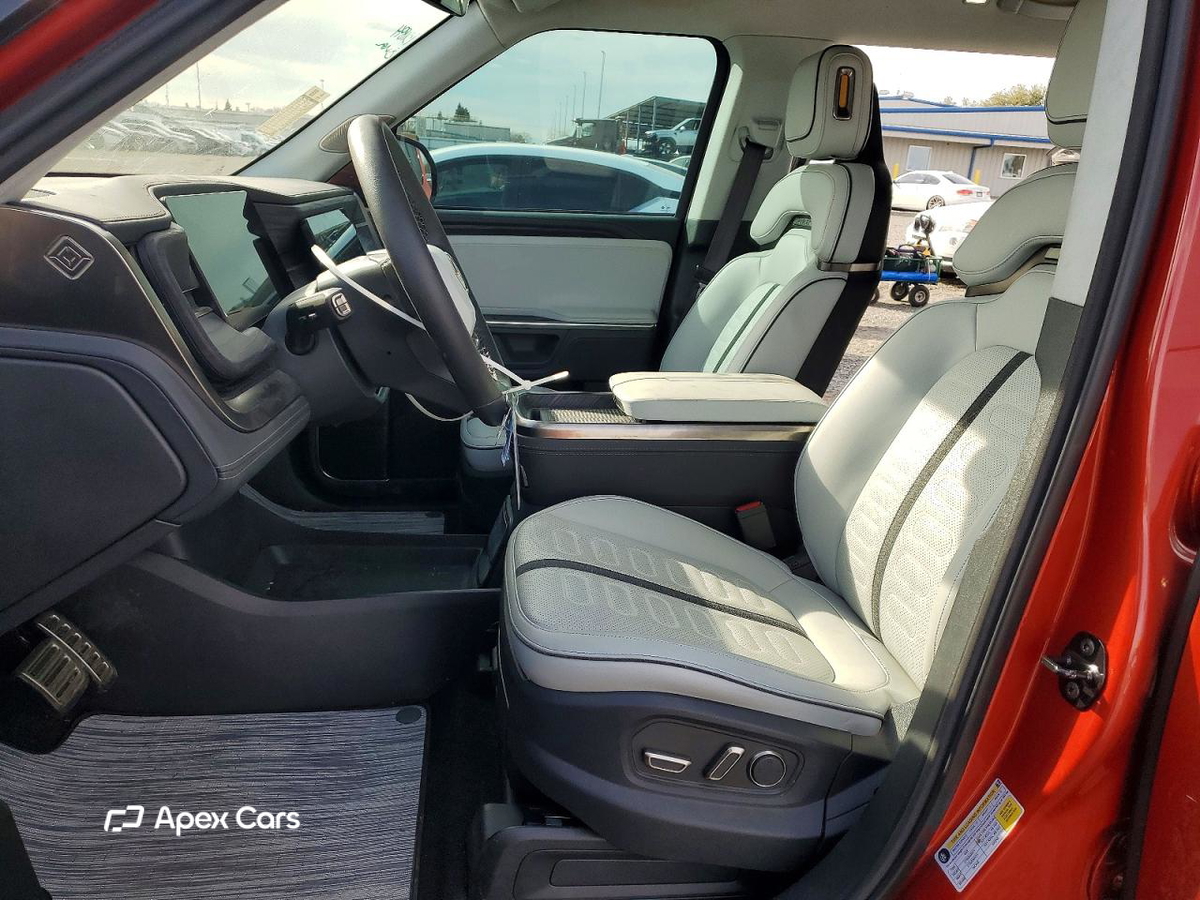 Rivian R1S 2024