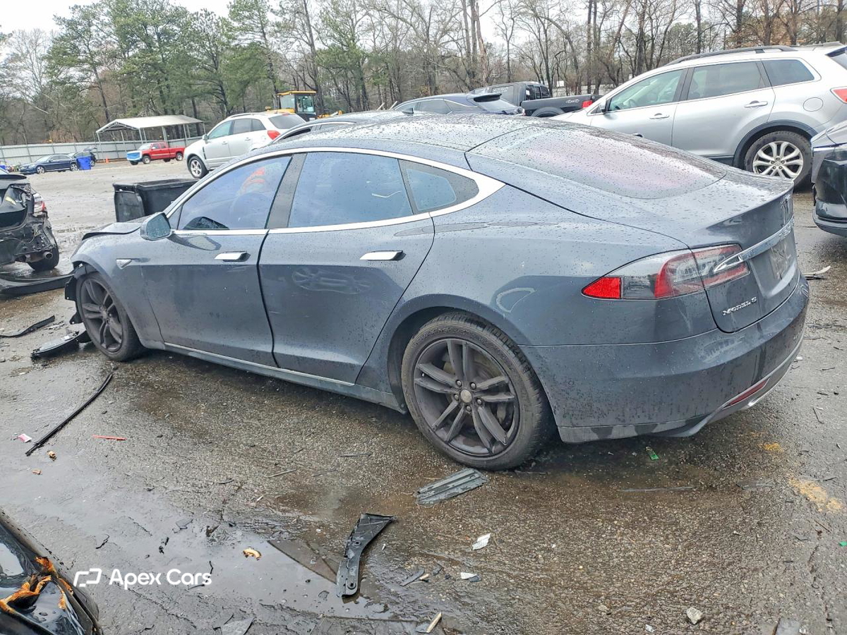 Tesla Model S 2015