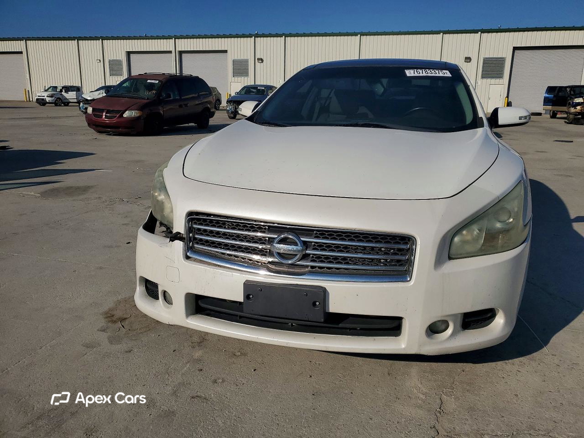Nissan Maxima 2011